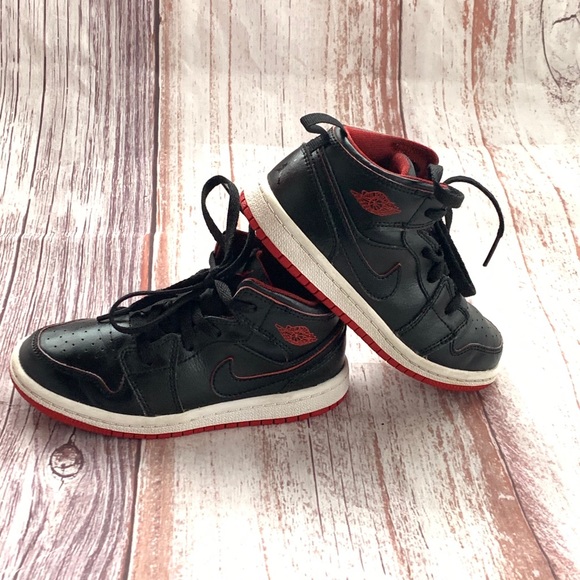 Toddler Boys Nike Air Jordan Sneakers. - Picture 13 of 14